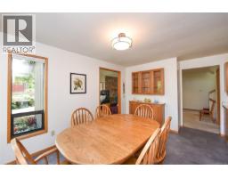 8892 Henderson Ave, Black Creek, BC V9J1A5 Photo 18