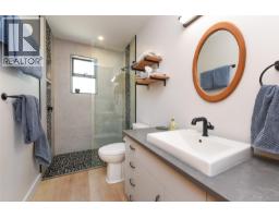 8892 Henderson Ave, Black Creek, BC V9J1A5 Photo 46