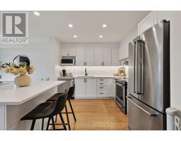 Kitchen - 144 Marrissa Avenue, Ottawa, ON K1J0A6 Photo 7
