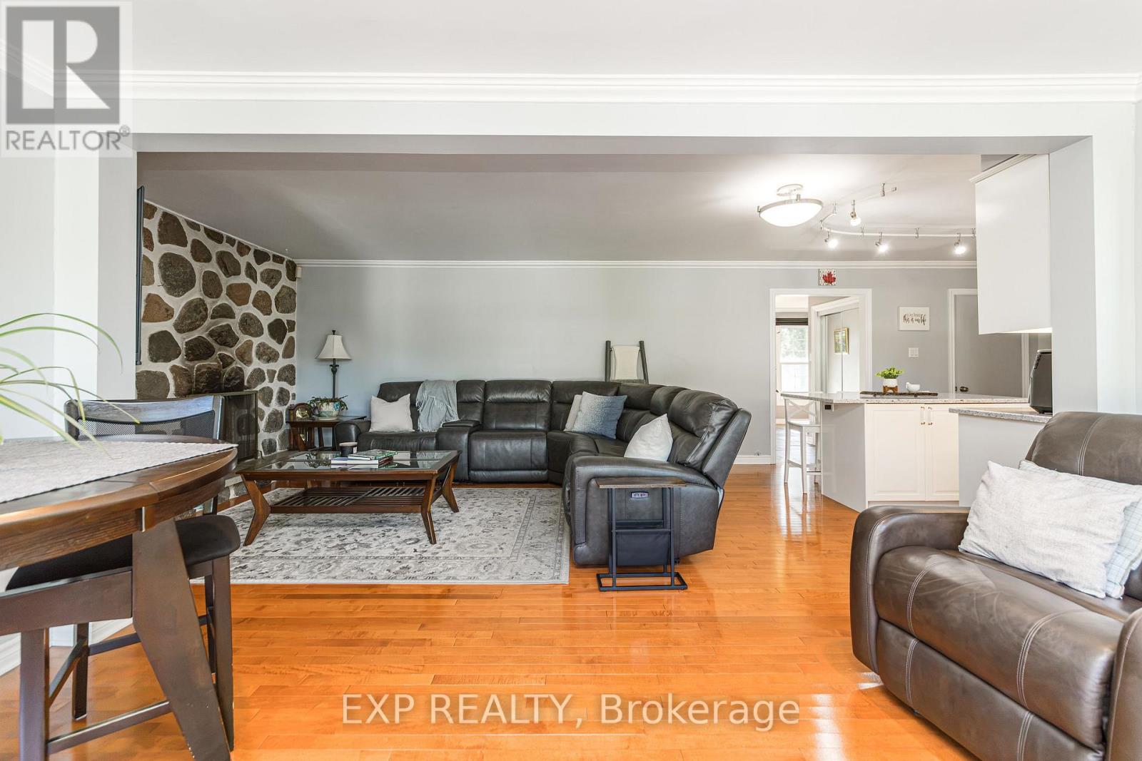 1221 FAIRWAY DRIVE photo 11