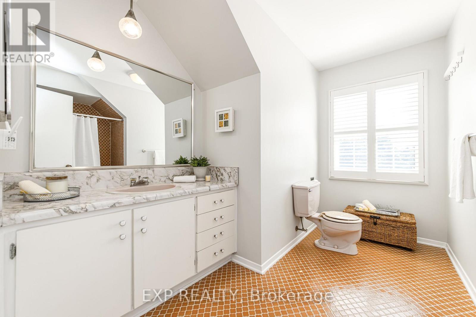 1221 FAIRWAY DRIVE - 28