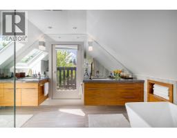 3240 W 1st Avenue, Vancouver, BC V6K1H5 Photo 16