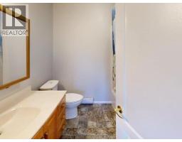 7251 Hazelton Street, Powell River, BC  Photo 30