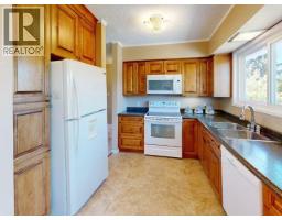 7251 Hazelton Street, Powell River, BC  Photo 15