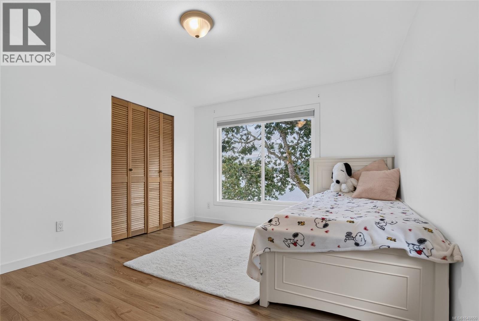 936 Arbutus Ave - Image 30