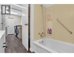 936 Arbutus Ave, Duncan, BC V9L5X4 Photo 17