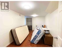 16 Burke Place thumbnail 19
