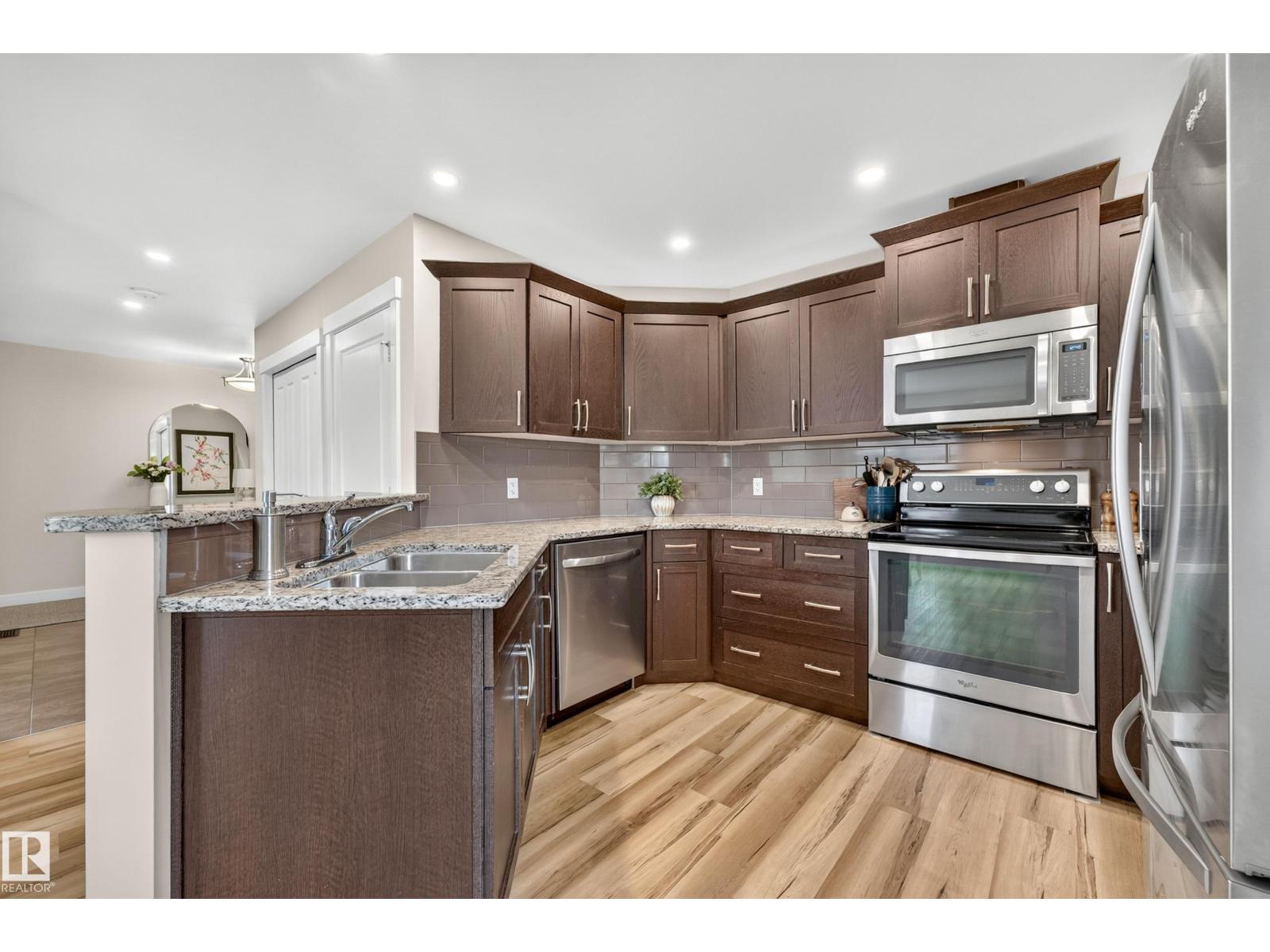 12528 172 AV NW - 10