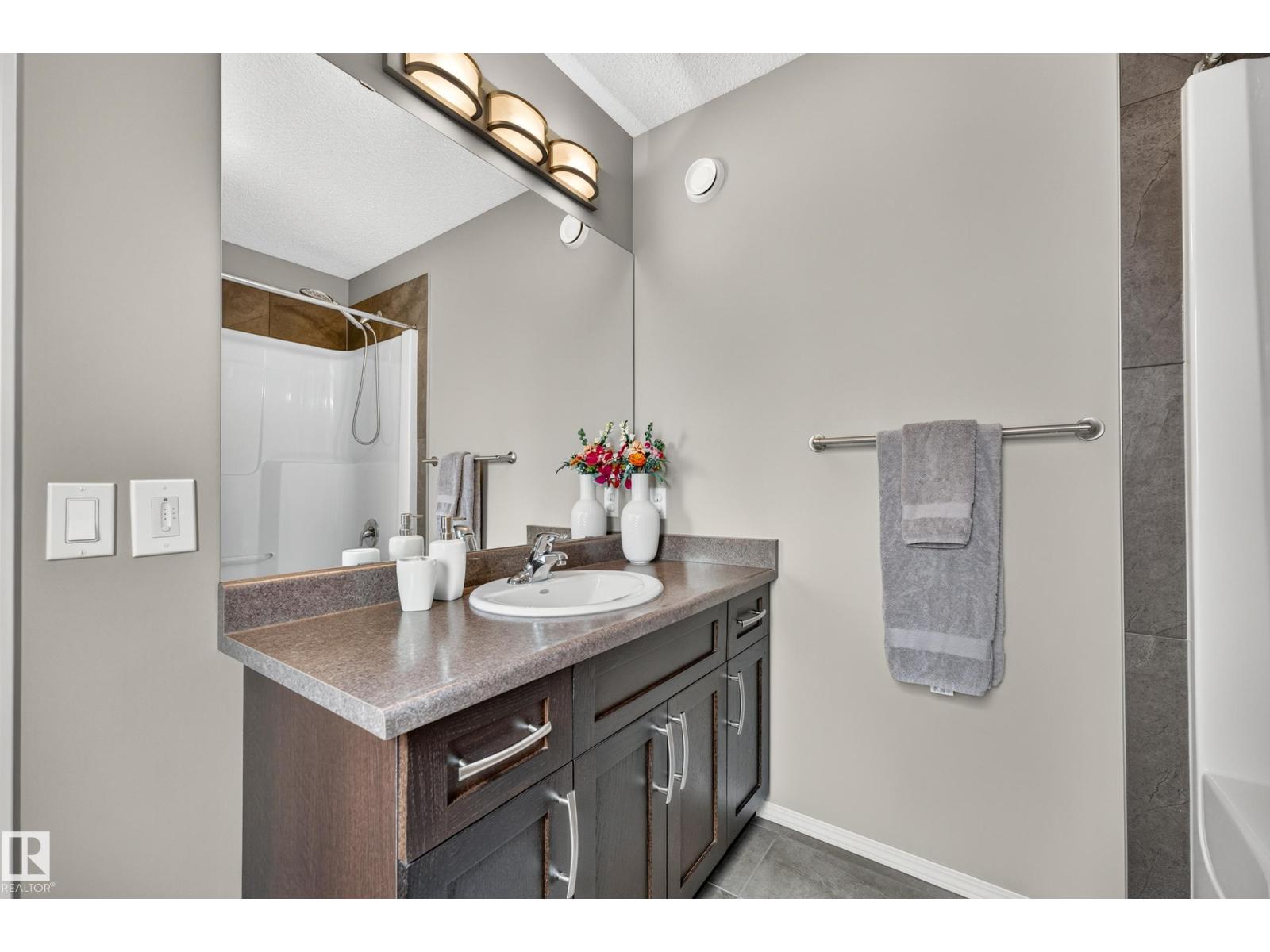 12528 172 AV NW - 36