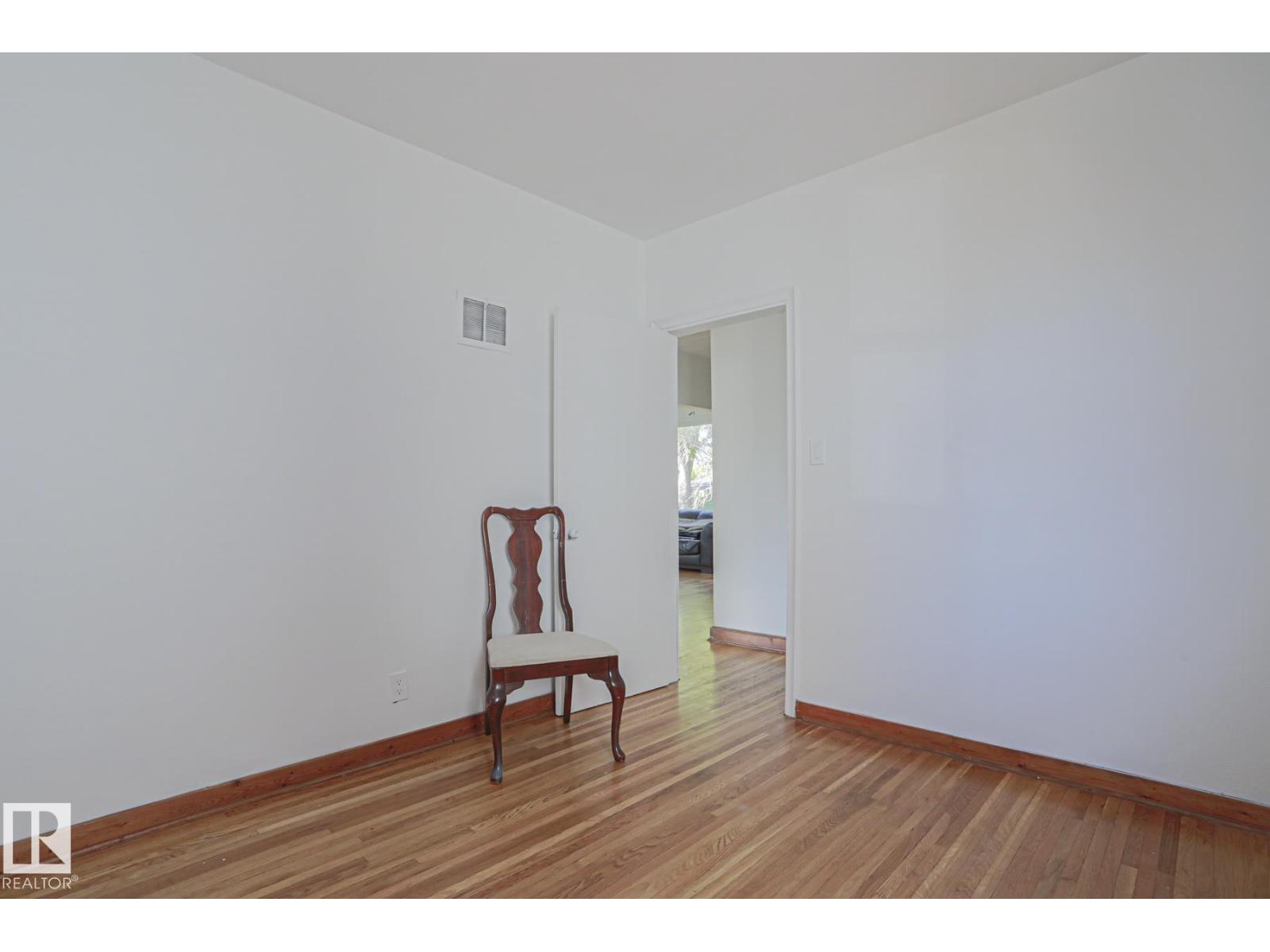 13129 101 St NW, Lauderdale — photo 15 of 26