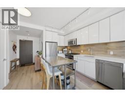 802 200 Nelson's Crescent, New Westminster, BC V3L0H4 Photo 6