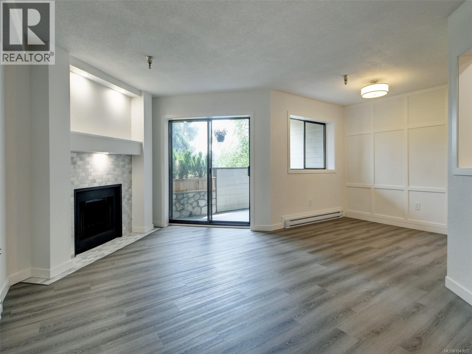 205 75 Gorge Road West, Saanich