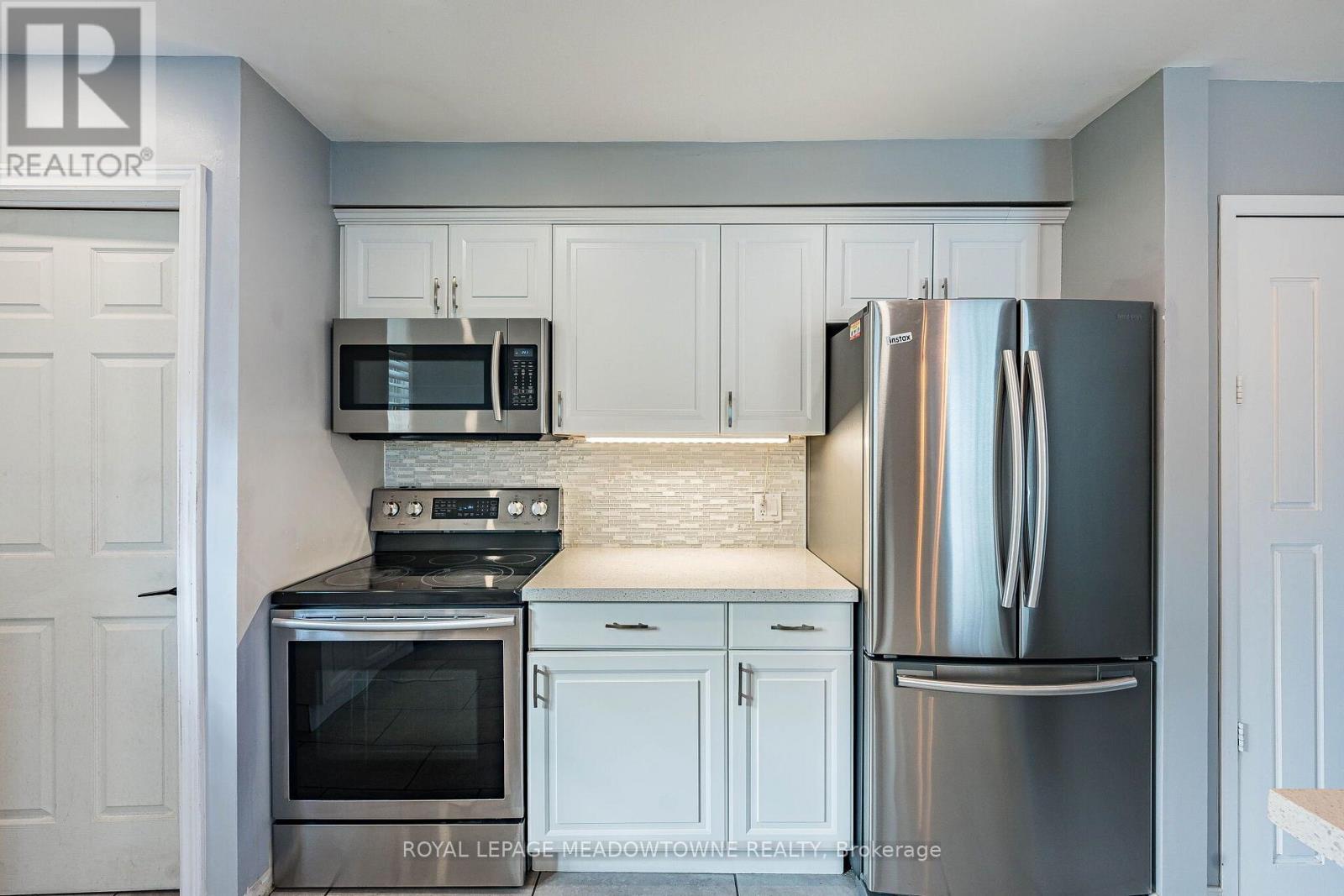 46 REIGATE AVENUE - Image 17