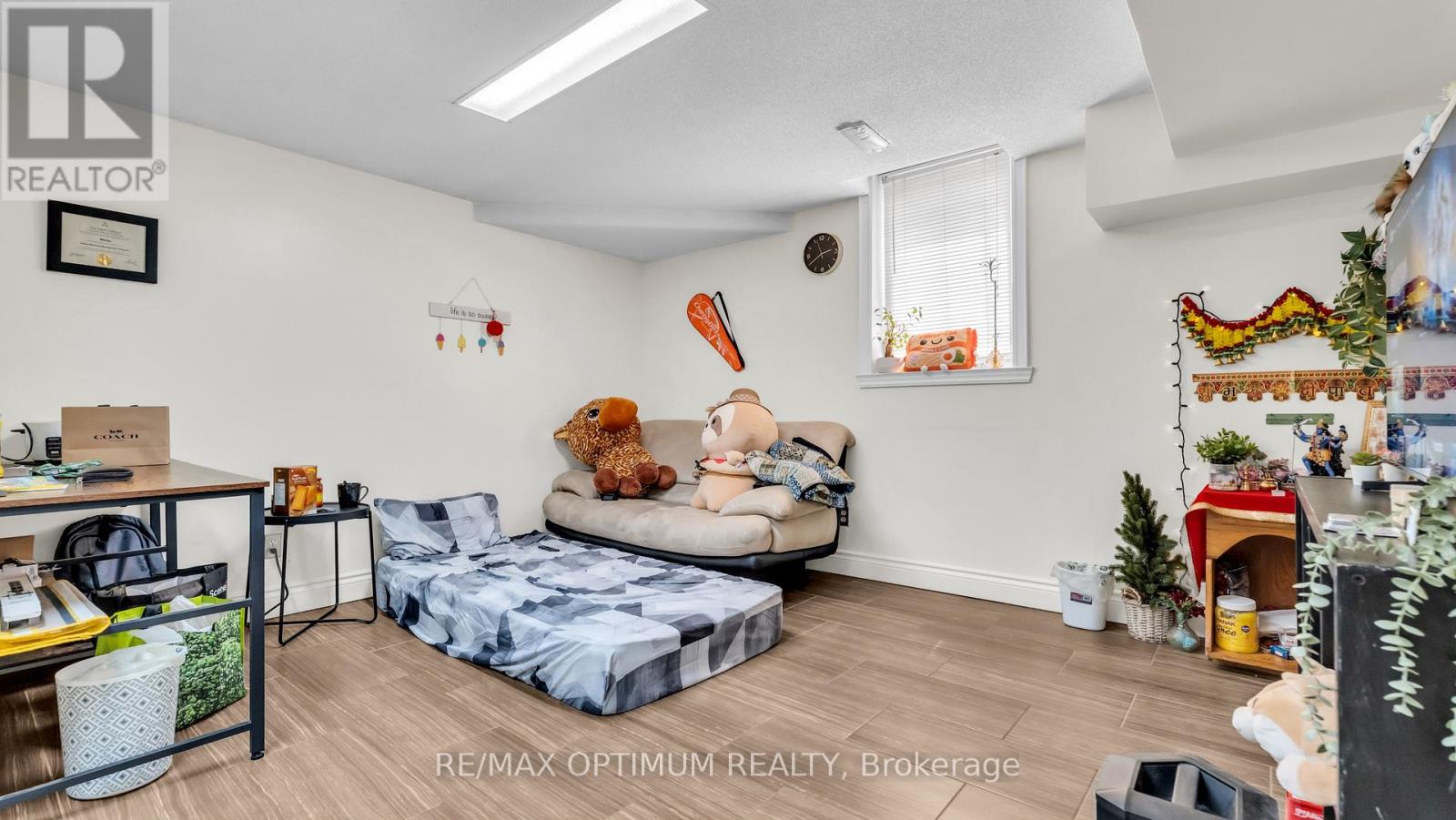 362 KINGSBRIDGE GARDEN CIRCLE - Image 32