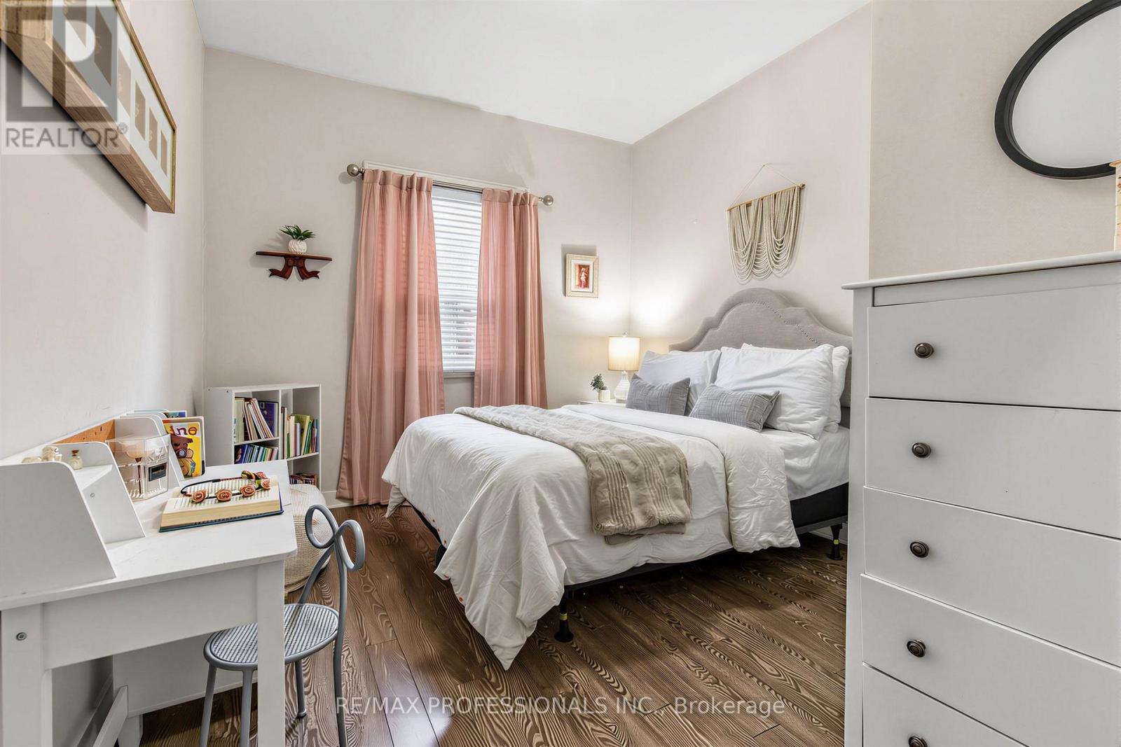 429 GILBERT AVENUE - 18