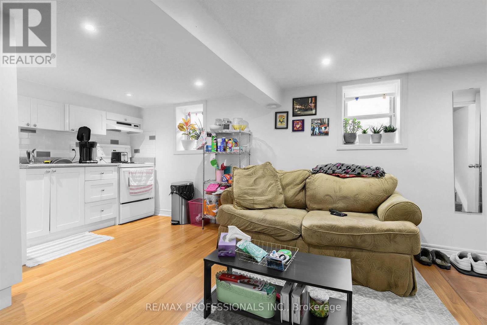429 GILBERT AVENUE - 21
