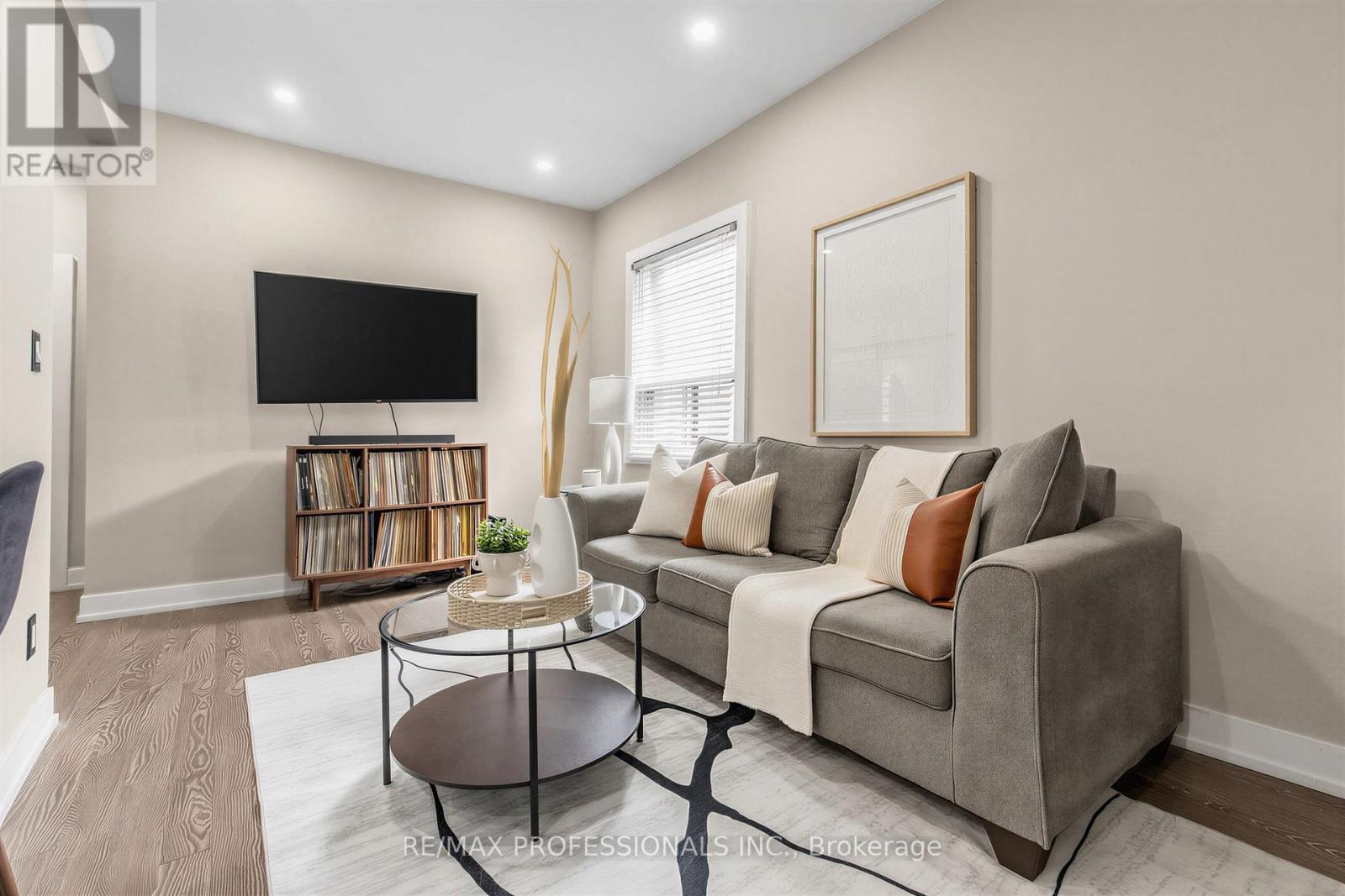 429 GILBERT AVENUE - 8