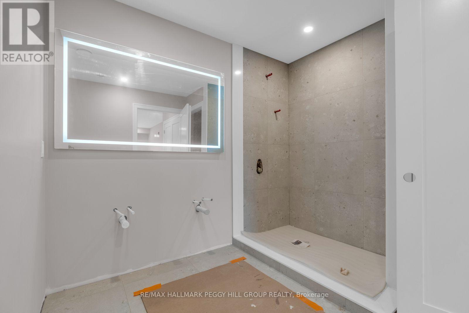 #104 32 BRUNEL ROAD - 6