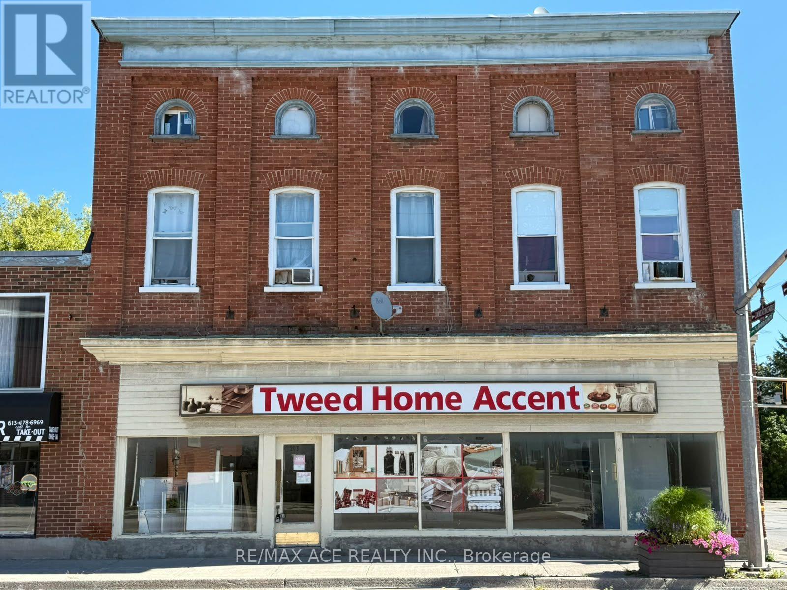 Property for lease at 203 VICTORIA STREET N