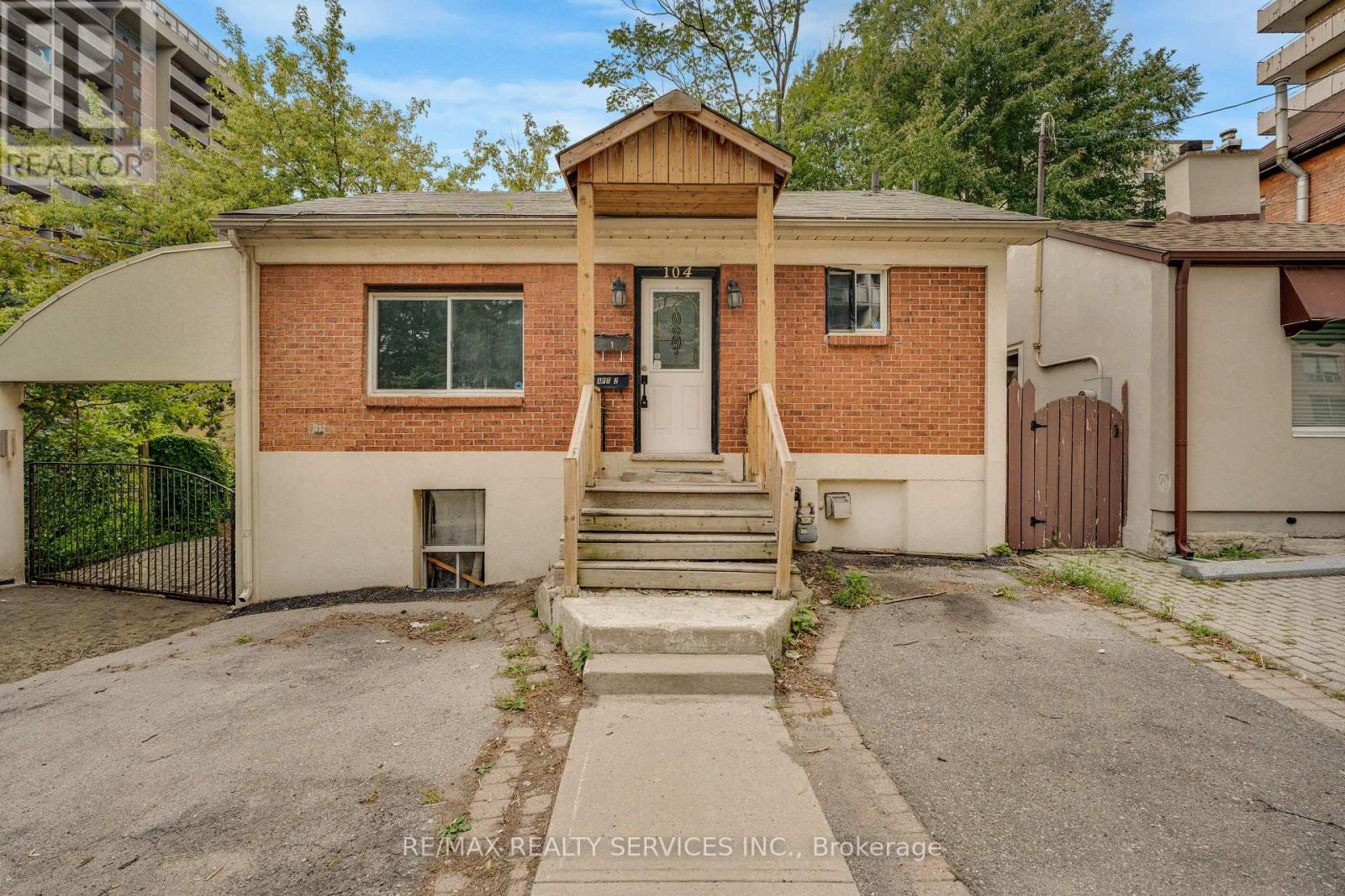 Photo of 104 Hess Street
