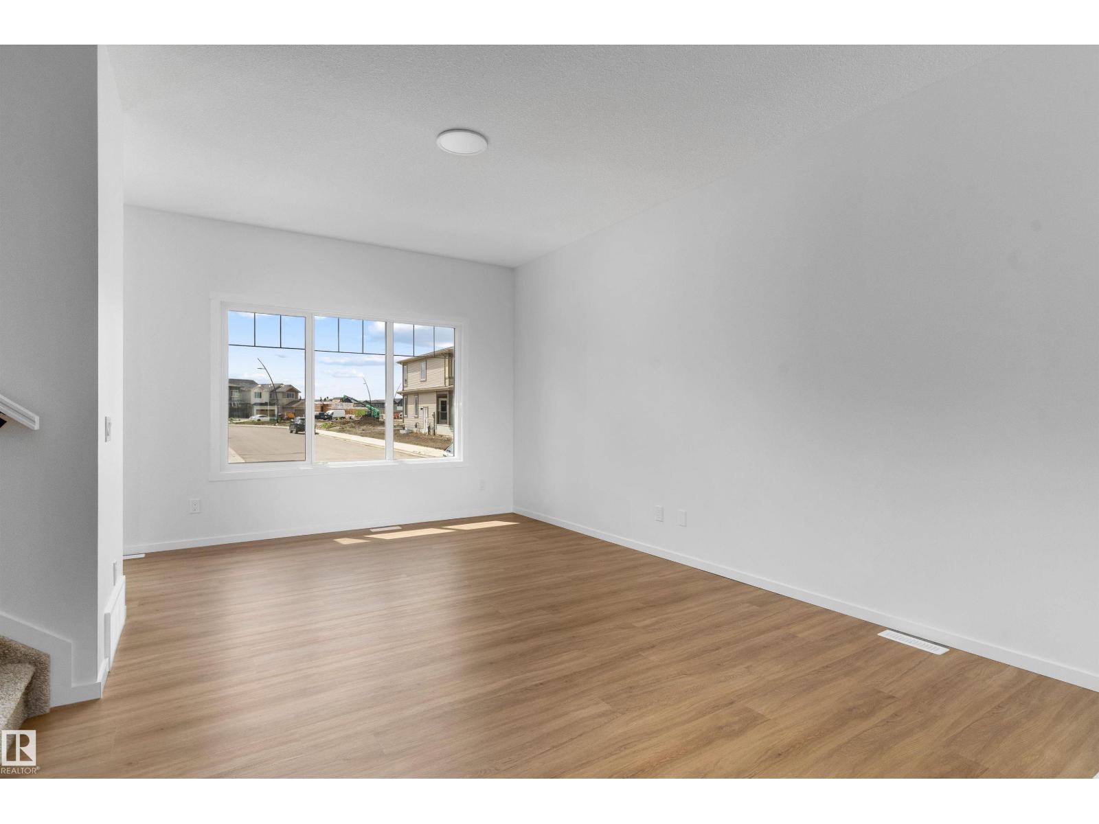 18844 28 AV NW - 12