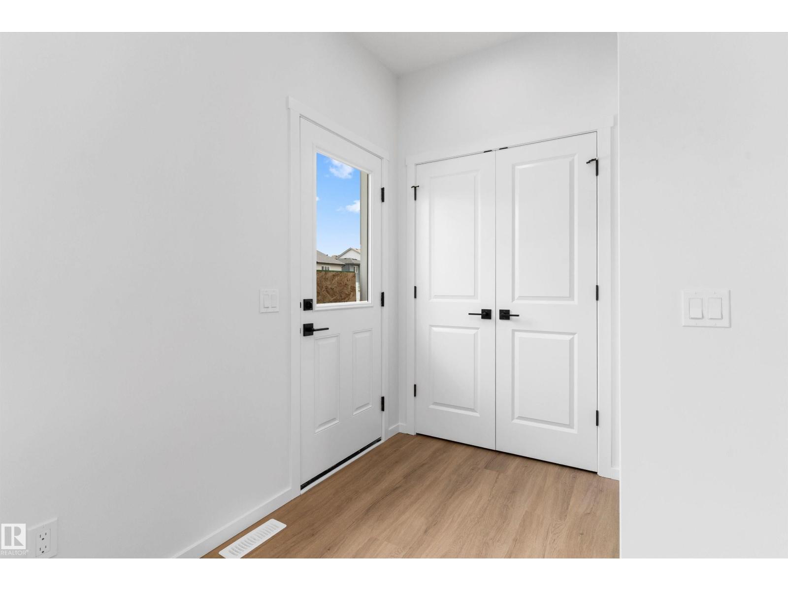 18844 28 AV NW - 3