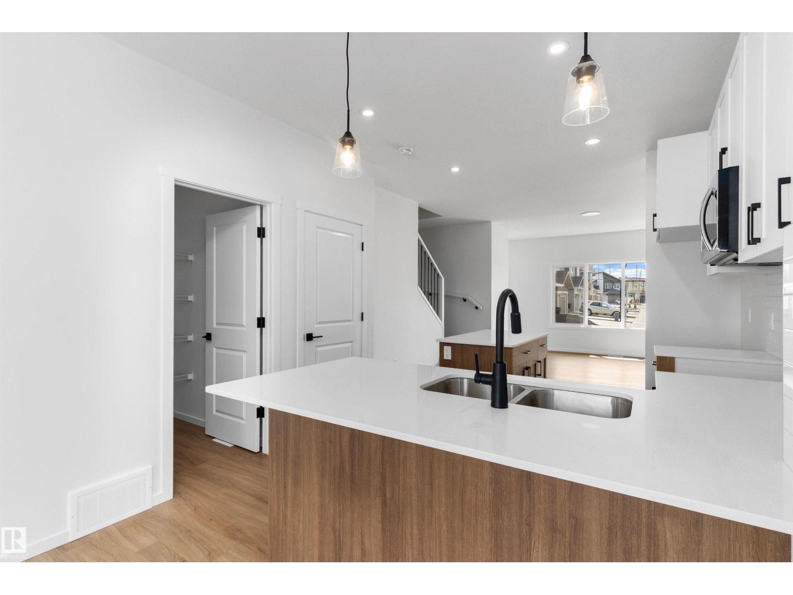 18844 28 AV NW - 8