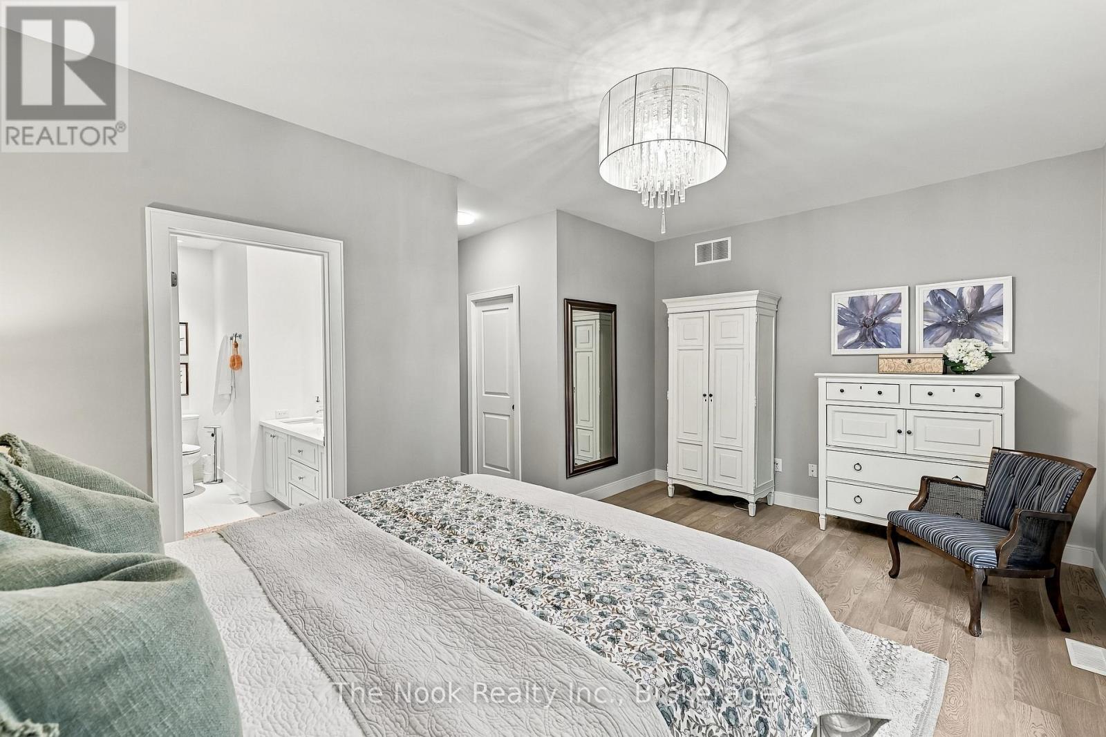 372 NORTHGLEN BOULEVARD - 16
