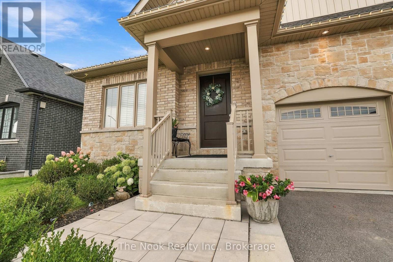 372 Northglen Boulevard, Clarington, ON photo 2
