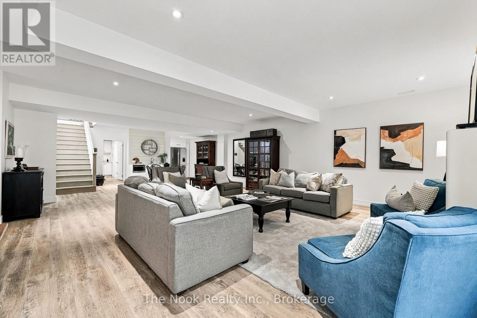 372 NORTHGLEN BOULEVARD - 23