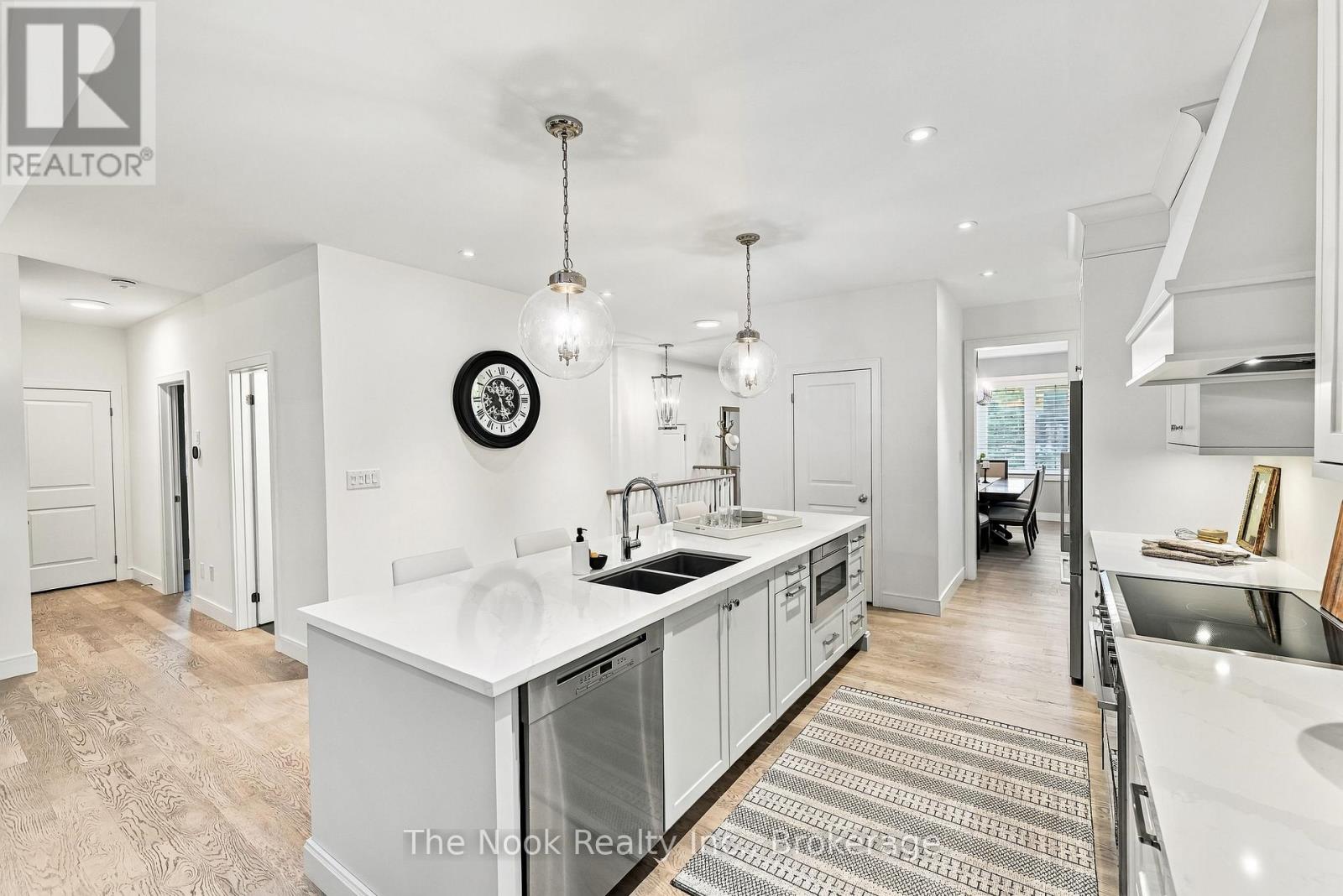 372 NORTHGLEN BOULEVARD - 8
