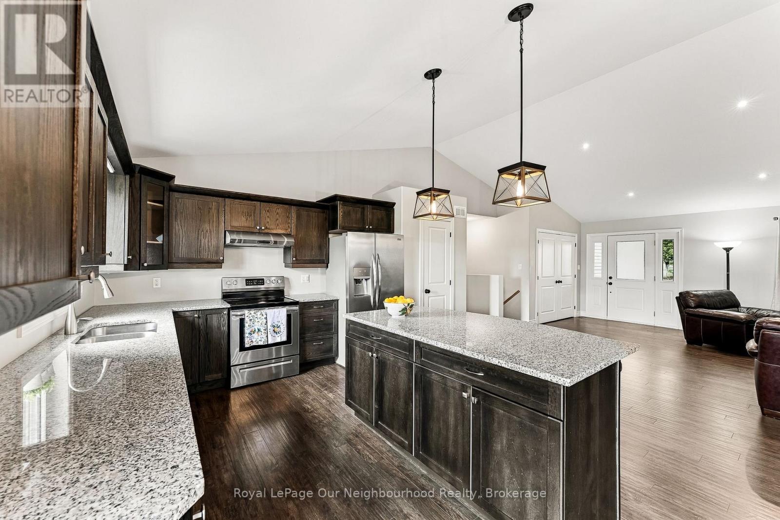 13985 DUNDONALD ROAD - 21