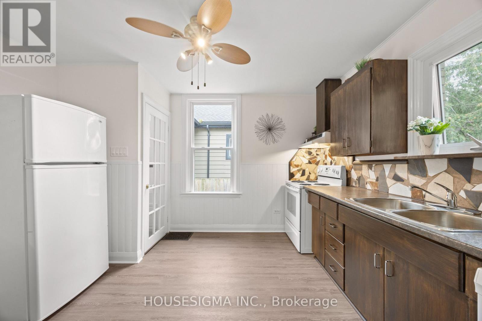 479 WOODMAN AVENUE - 17