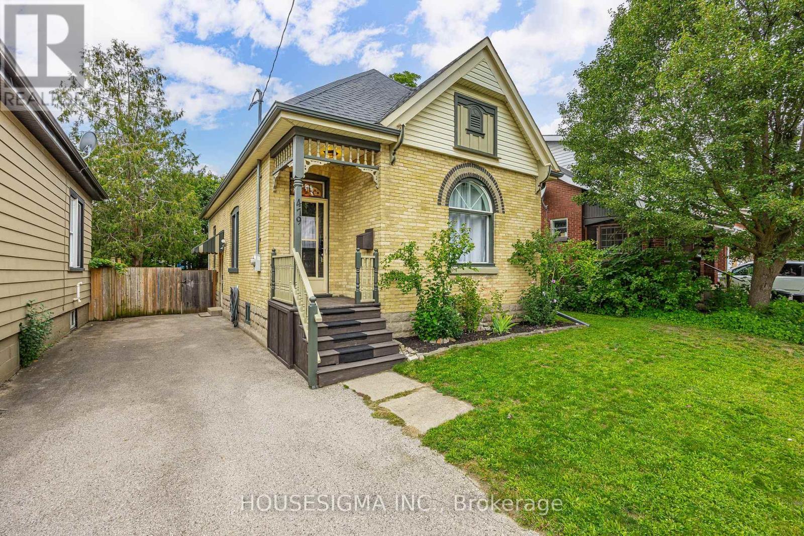 479 WOODMAN AVENUE - 3