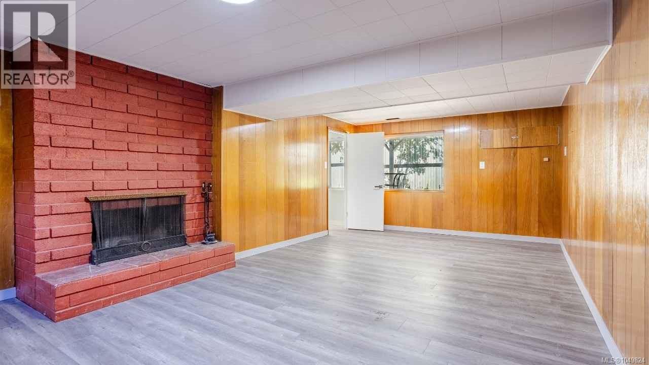489 Lenhart Ave - 44