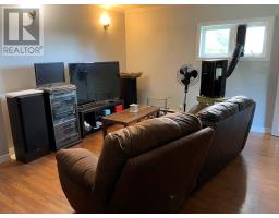 221 Curling Street thumbnail 9