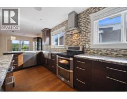 8200 Burnfield Crescent, Burnaby, BC V5E3W7 Photo 15