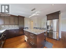 8200 Burnfield Crescent, Burnaby, BC V5E3W7 Photo 13