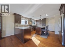 8200 Burnfield Crescent, Burnaby, BC V5E3W7 Photo 12