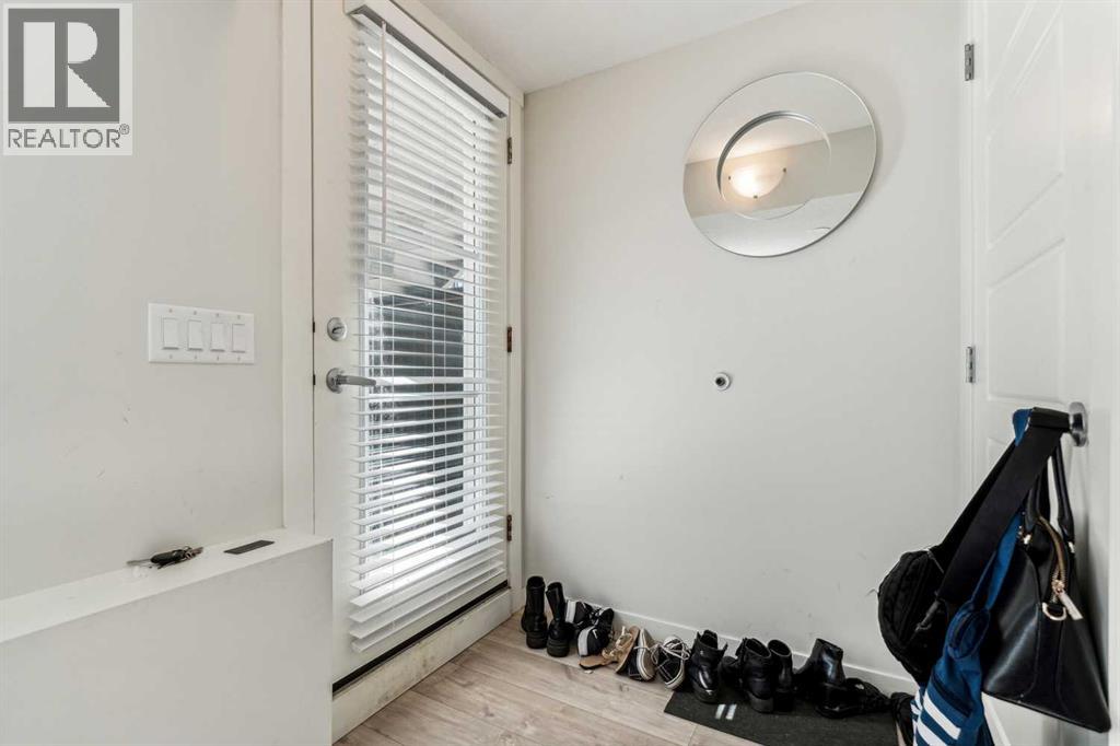 #312 260 Rowley Way NW - 2