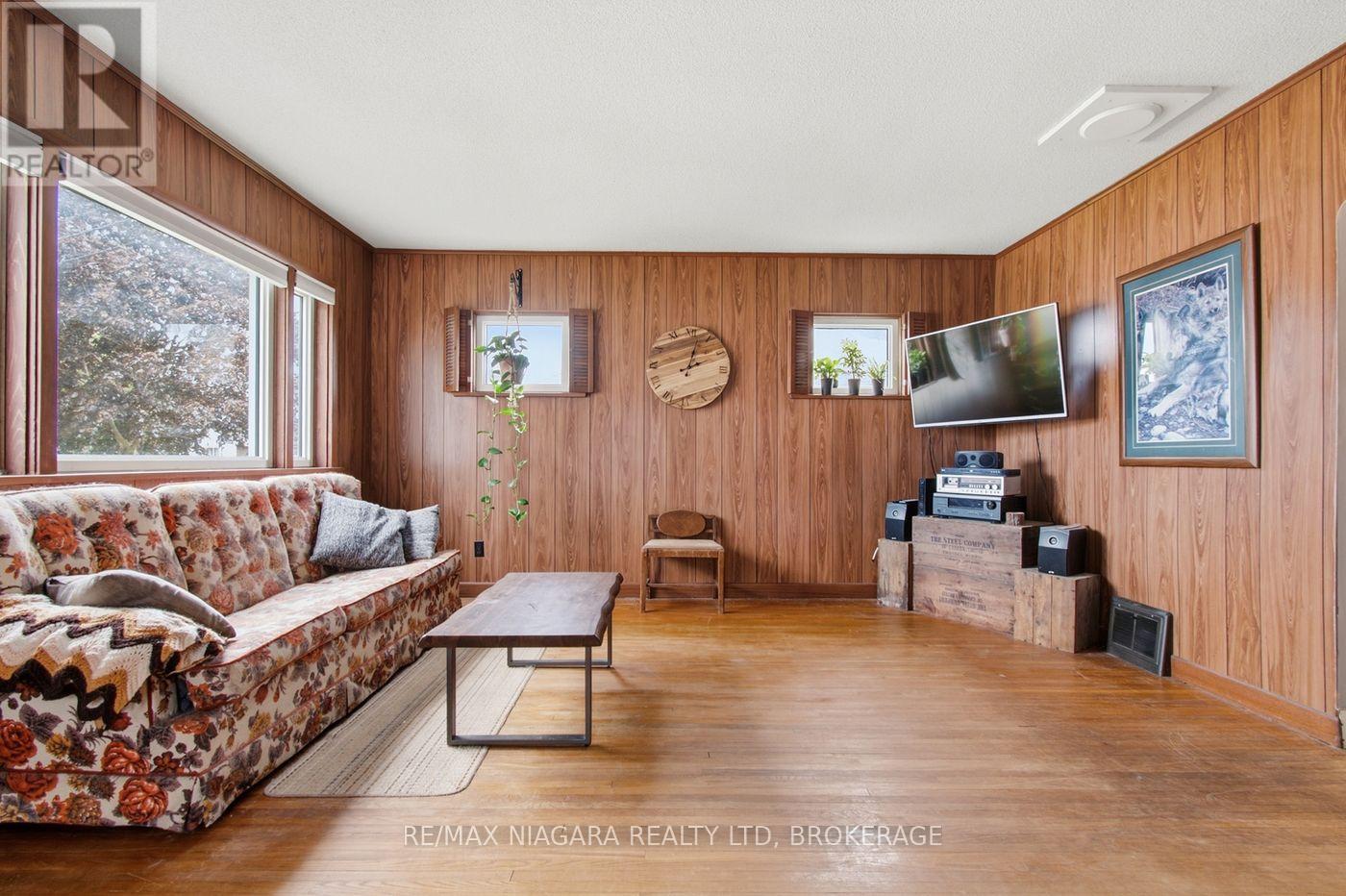 218 NEFF STREET - Image 23