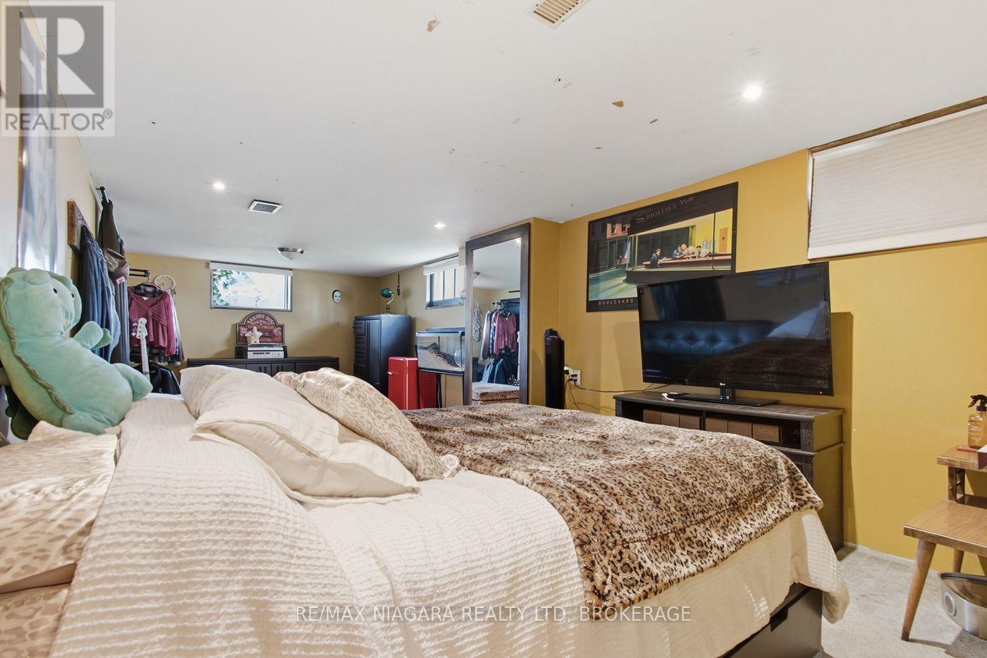 218 NEFF STREET - 36