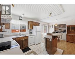 Kitchen - 1933 Ash Wynd, Kamloops, BC V1S1X5 Photo 11