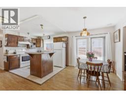 1933 Ash Wynd, Kamloops, BC V1S1X5 Photo 14