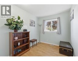 1933 Ash Wynd, Kamloops, BC V1S1X5 Photo 24