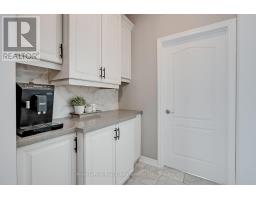 Kitchen - 894 Chambers Place, Milton, ON L9T6A5 Photo 10