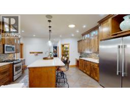 2455 Colin Crescent, Trail, BC V1R4T4 Photo 17