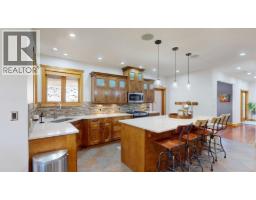 2455 Colin Crescent, Trail, BC V1R4T4 Photo 18