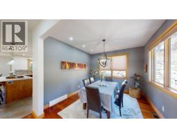 Kitchen - 2455 Colin Crescent, Trail, BC V1R4T4 Photo 9