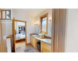 2455 Colin Crescent, Trail, BC V1R4T4 Photo 36